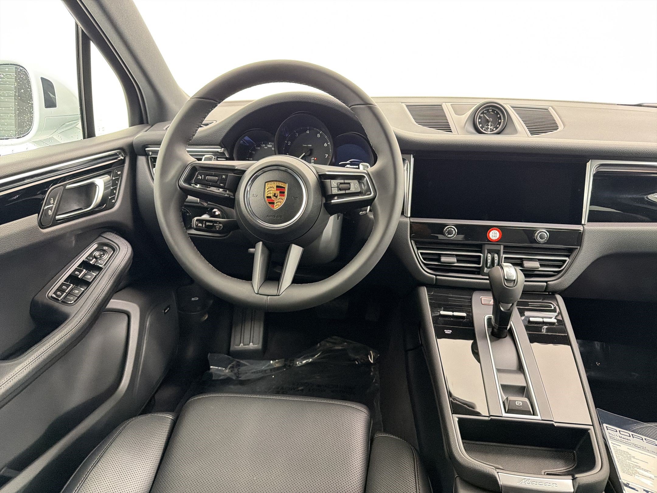 Used 2026 Porsche Macan AWD/4WD image 25