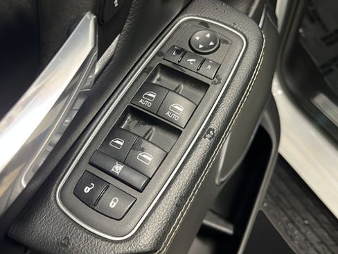 Used 2022 RAM 1500 Laramie AWD/4WD image 20
