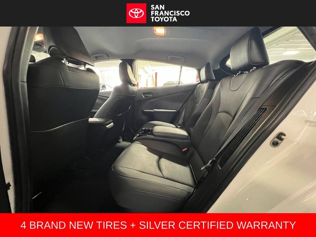 Certified 2017 Toyota Prius Prime Advanced FWD image 16