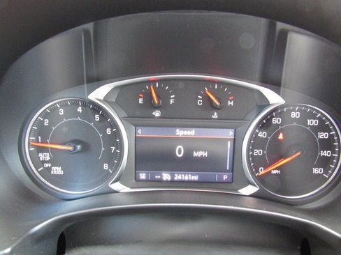 Used 2024 GMC Terrain SLT AWD/4WD image 14