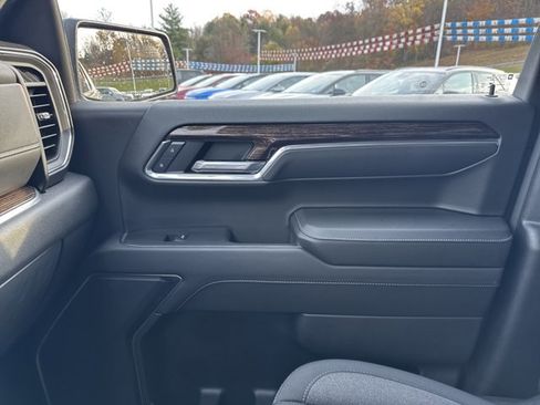 Used 2024 GMC Sierra 1500 Elevation image 24