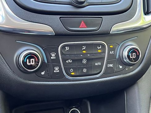 Used 2020 Chevrolet Equinox LT AWD/4WD image 27