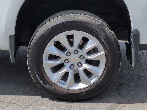 Used 2024 Chevrolet Silverado 1500 Custom AWD/4WD image 29