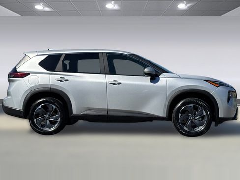 Used 2025 Nissan Rogue SV FWD image 7