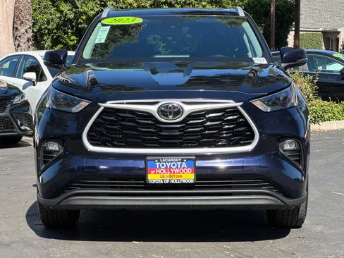 Used 2023 Toyota Highlander XLE image 9