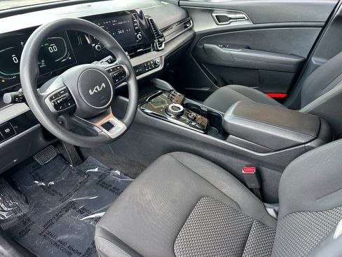 Used 2024 Kia Sportage LX image 9