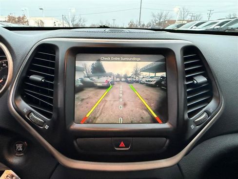 Used 2014 Jeep Cherokee Limited image 39