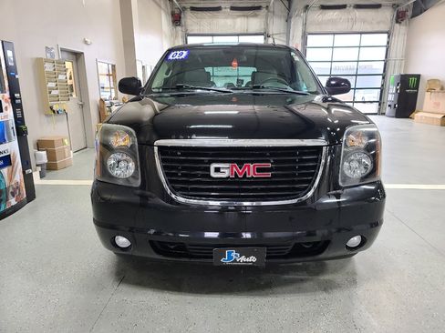 Used 2009 GMC Yukon SLT w/ Preferred Package image 3