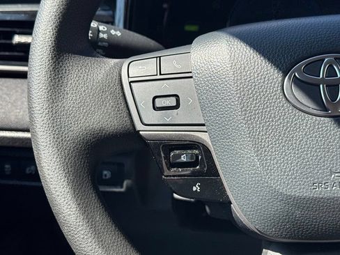 Used 2025 Toyota Camry LE FWD image 28