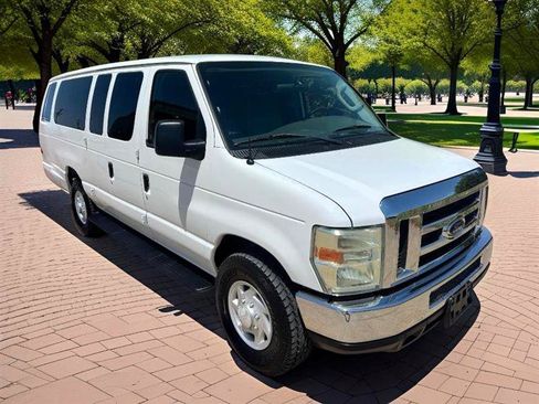 Used 2008 Ford E-350 and Econoline 350 XLT RWD image 1