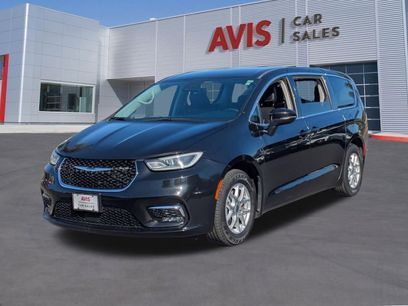 Used 2023 Chrysler Pacifica Touring-L