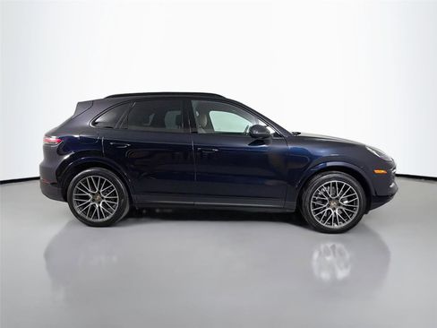 Certified 2022 Porsche Cayenne Coupe AWD/4WD image 7