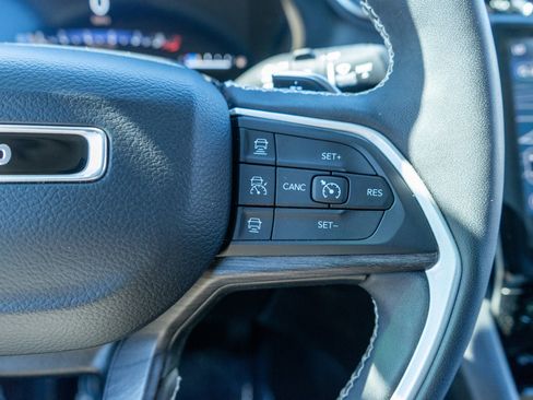 Used 2023 Jeep Grand Cherokee L Limited image 24