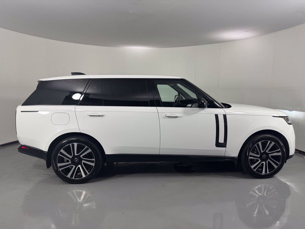 Used 2025 Land Rover Range Rover Long Wheelbase SE AWD/4WD image 4