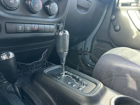 Used 2015 Jeep Wrangler Unlimited Sport w/ Connectivity Group image 18