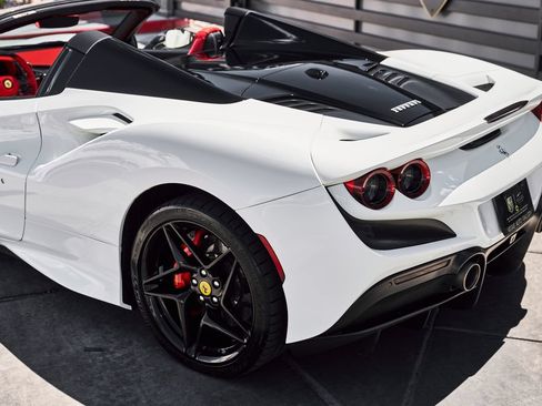 Used 2022 Ferrari F8 Tributo RWD image 87