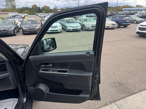 Used 2012 Jeep Liberty Limited Jet image 16