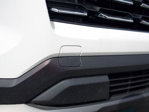 Used 2025 Chevrolet Equinox LT FWD image 9
