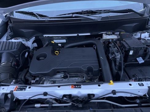 Used 2024 GMC Terrain SLE image 33