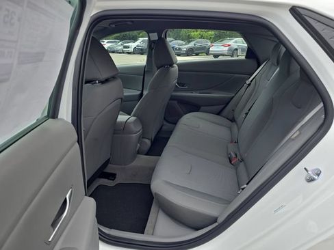 New 2026 Hyundai Elantra SE FWD image 14