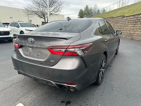 Used 2021 Toyota Camry SE image 9