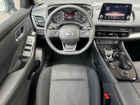 Used 2026 Nissan Rogue SV AWD/4WD image 22