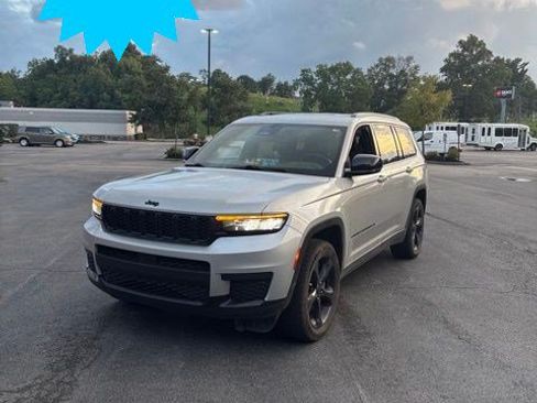 Used 2021 Jeep Grand Cherokee L Laredo AWD/4WD image 1