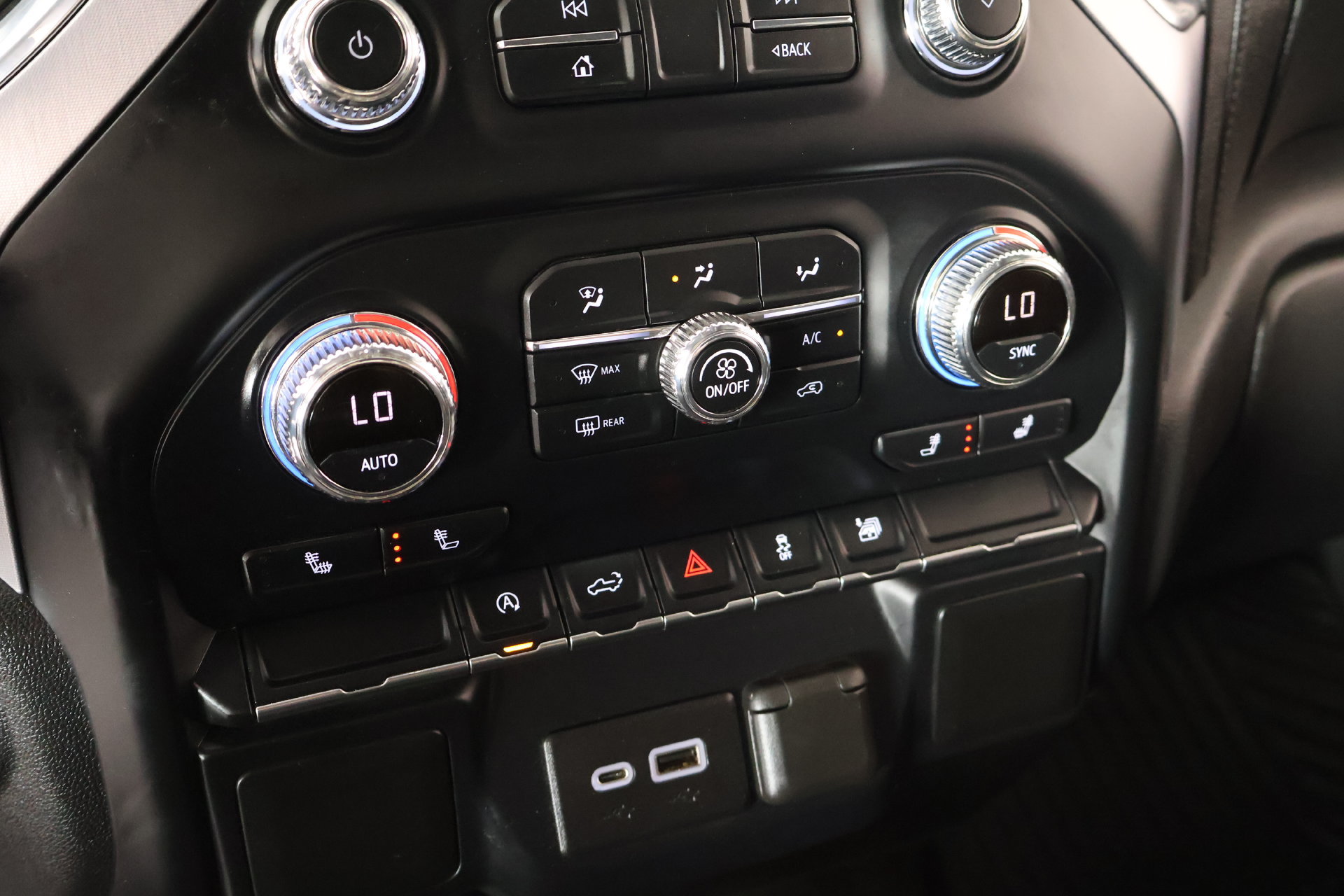 Used 2020 GMC Sierra 1500 SLE w/ SLE Value Package AWD/4WD image 7