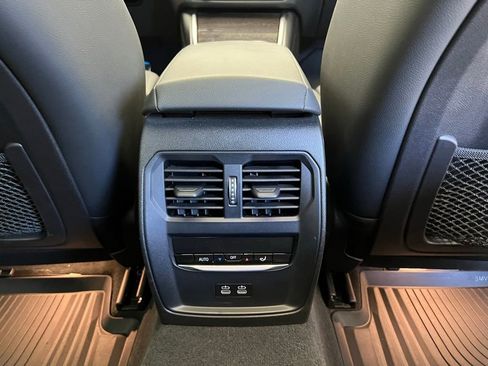 Certified 2023 BMW 330i Sedan w/ M Sport Package RWD image 9