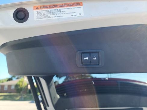 Used 2023 Mitsubishi Outlander SE image 11