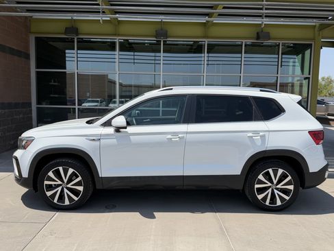 Used 2022 Volkswagen Taos SE AWD/4WD image 7