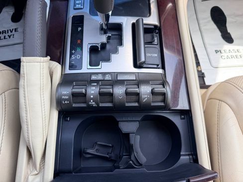 Used 2013 Lexus LX 570 4WD w/ Luxury Pkg image 59