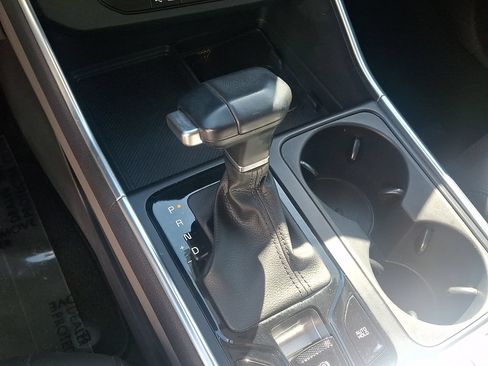 Used 2025 Kia Carnival EX FWD image 14
