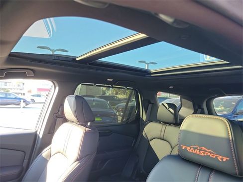 Certified 2025 Honda Pilot TrailSport image 34