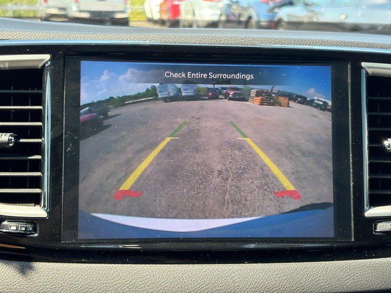 Used 2025 Chrysler Pacifica Select FWD image 24