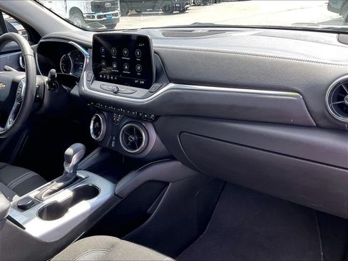 Used 2025 Chevrolet Blazer LT AWD/4WD image 13