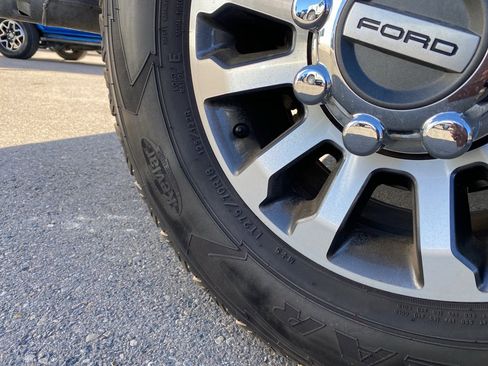 Used 2022 Ford F350 Lariat w/ Lariat Ultimate Package image 3