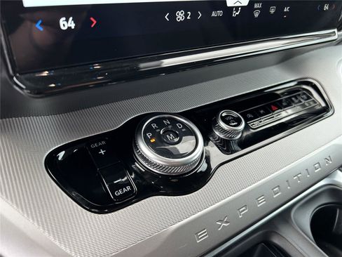 Certified 2025 Ford Expedition Active image 20