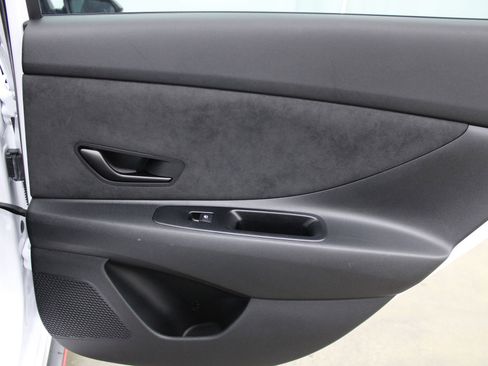 Used 2025 Hyundai Elantra N FWD image 24