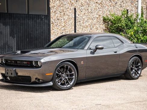 Used 2020 Dodge Challenger R/T Scat Pack w/ Plus Package RWD image 39