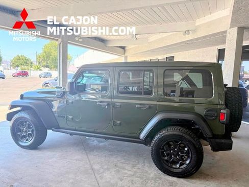 Used 2023 Jeep Wrangler Unlimited w/ Sun & Screen Package AWD/4WD image 6