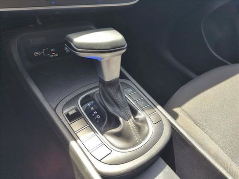 Used 2025 Hyundai Kona SEL image 11