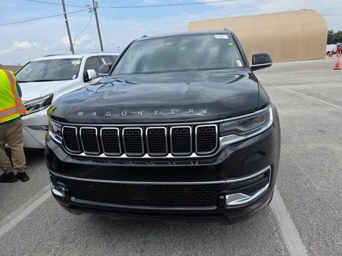 Used 2024 Jeep Wagoneer 2WD image 2
