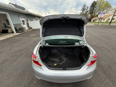 Used 2012 Toyota Camry XLE w/ Leather Pkg image 15