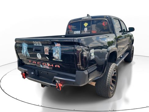 Used 2021 Toyota Tacoma SR5 w/ SR5 Appearance Package (SM) RWD image 6