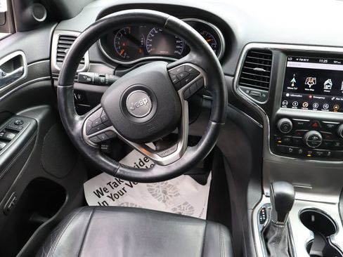 Used 2018 Jeep Grand Cherokee Limited AWD/4WD image 19