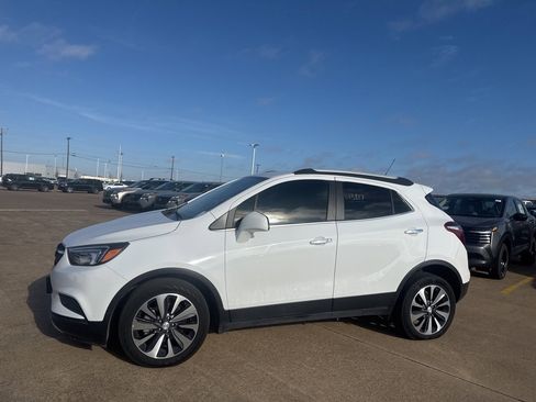 Used 2022 Buick Encore Preferred w/ Safety Package image 4