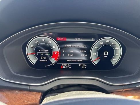 Used 2021 Audi Q5 Premium Plus image 11