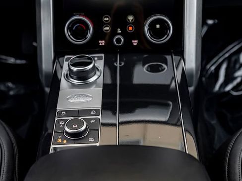 Used 2020 Land Rover Range Rover HSE image 22