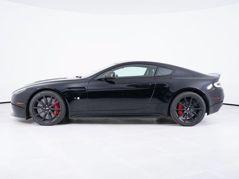 Used 2015 Aston Martin V12 Vantage S RWD image 2